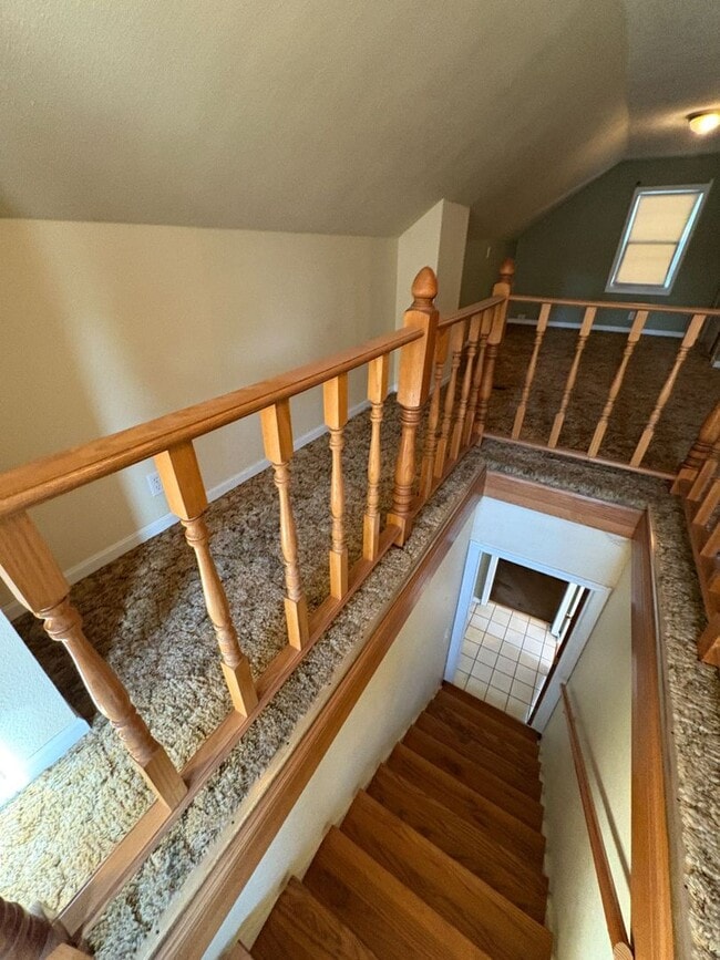 Building Photo - FOR RENT Spacious 4 Bed / 1 Bath Home on C...