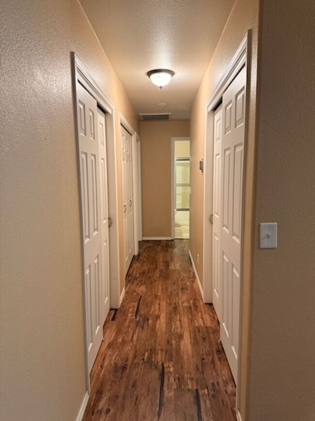 Building Photo - Home in Hayden