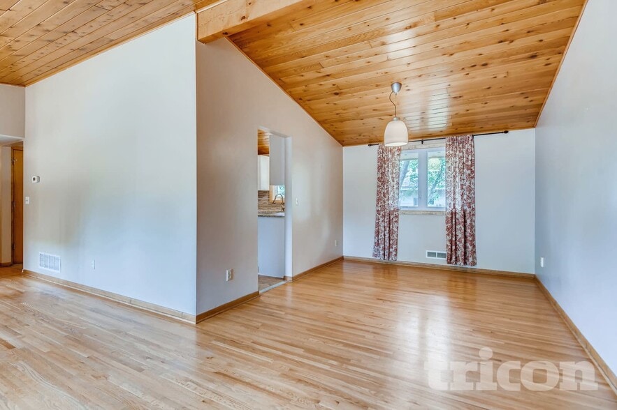 Building Photo - 9241 34th Ave N