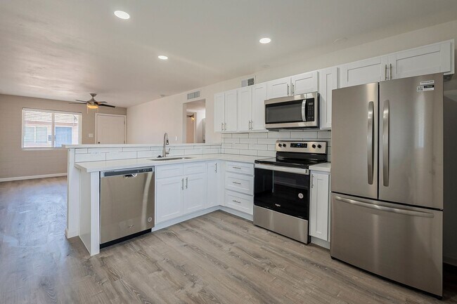 Building Photo - HALF OFF YOUR 1ST MONTHS RENT!!