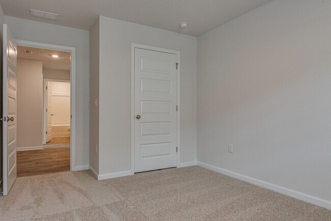 Building Photo - 5797 Guinevere Ln
