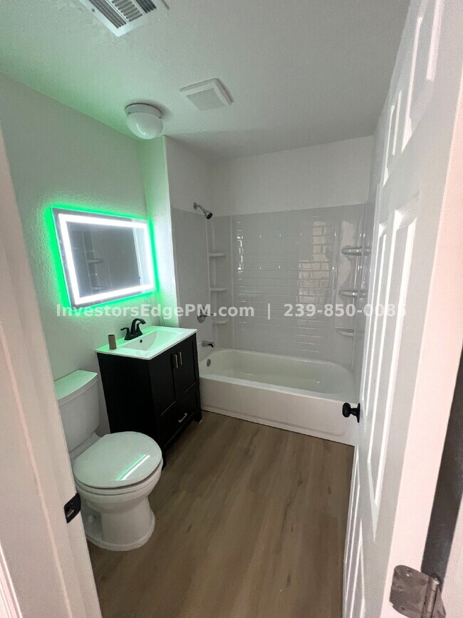 Building Photo - Beautifully Renovated 2BR w/ Loft & Private Deck