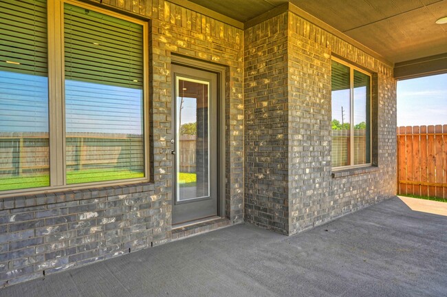 Building Photo - 31603 Zoe Pt