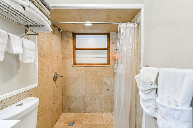 Building Photo - 818 11th St