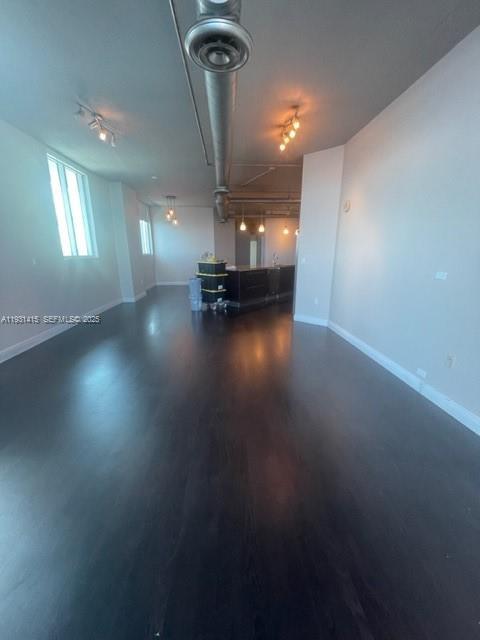 Building Photo - 700 NE 25th St