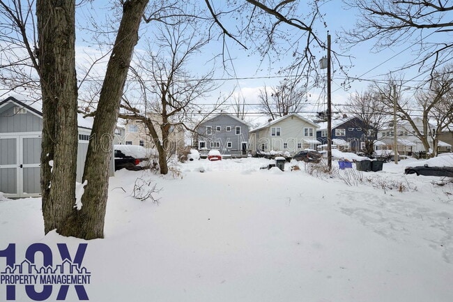 Building Photo - 1097 E 21st Ave