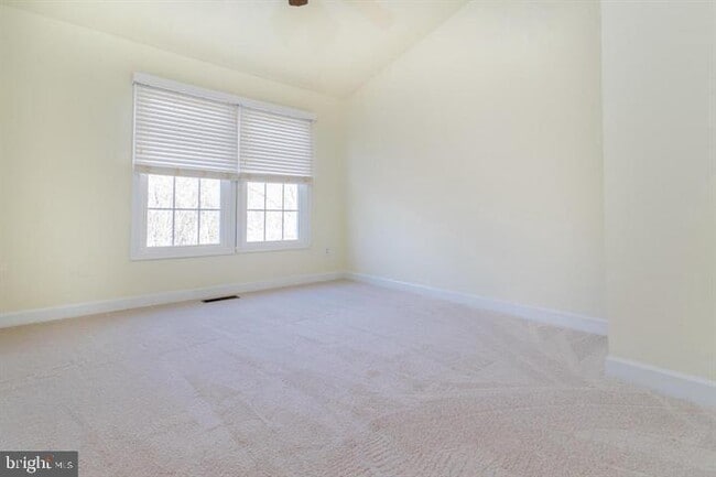 Building Photo - 3722 Farmland Dr