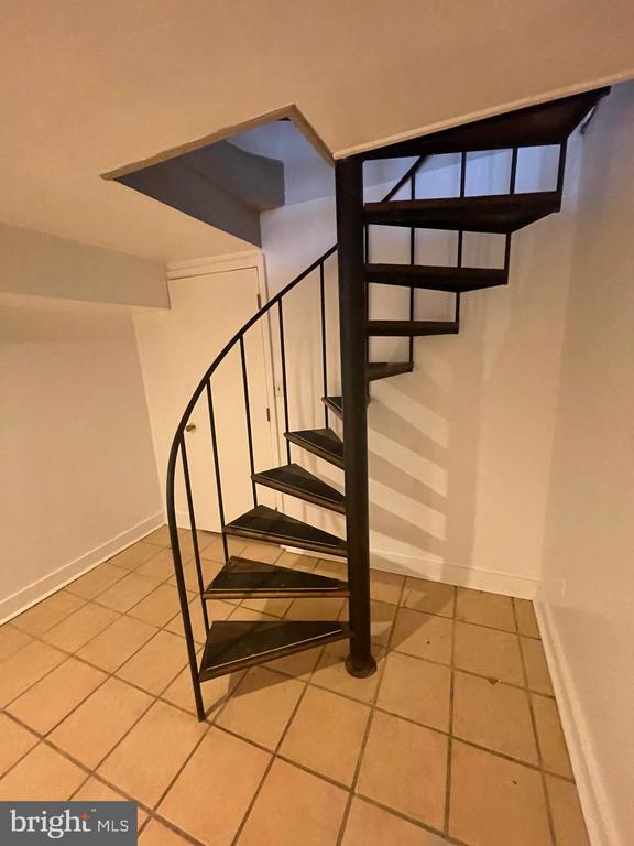 Building Photo - 222 Warren Ave