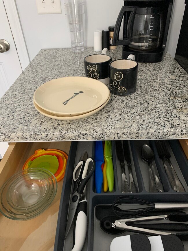 Building Photo - 902 Sixth St S