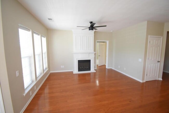 Building Photo - 14945 Santa Lucia Dr