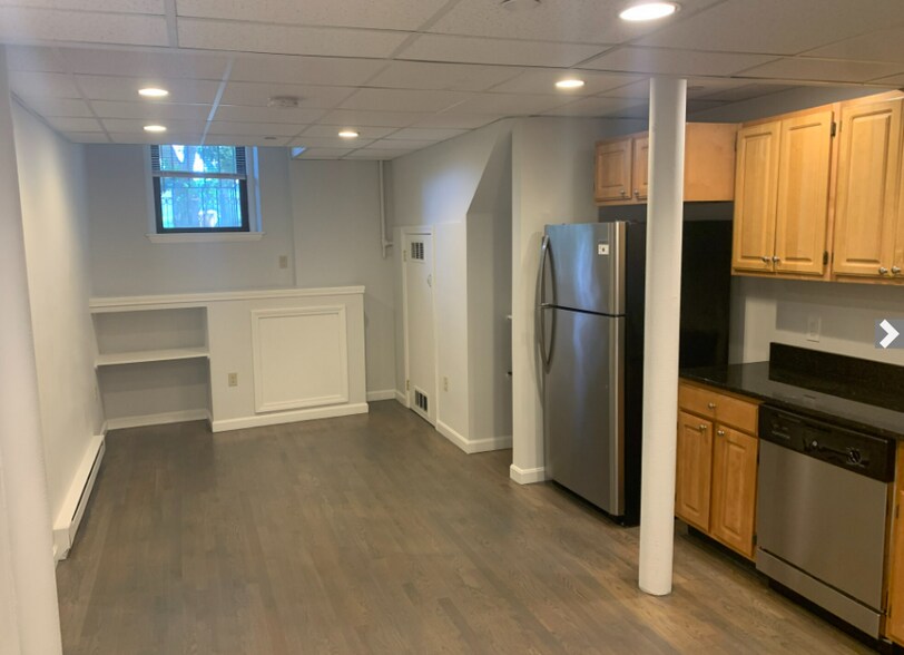 Building Photo - 69 Park Dr