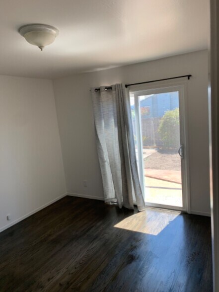 Building Photo - 528 Adrienne Dr