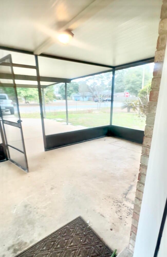 Building Photo - 265 Harding Rd