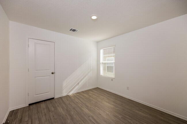 Building Photo - 8068 Nube Medina