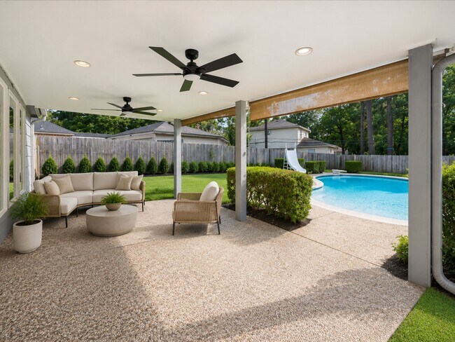 Building Photo - 15823 Pebble Bend Dr
