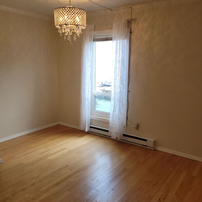 Building Photo - Charming 1 Bedroom Condo in Boutique Kirkl...