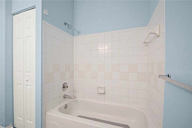 Building Photo - 11530 Villa Grand