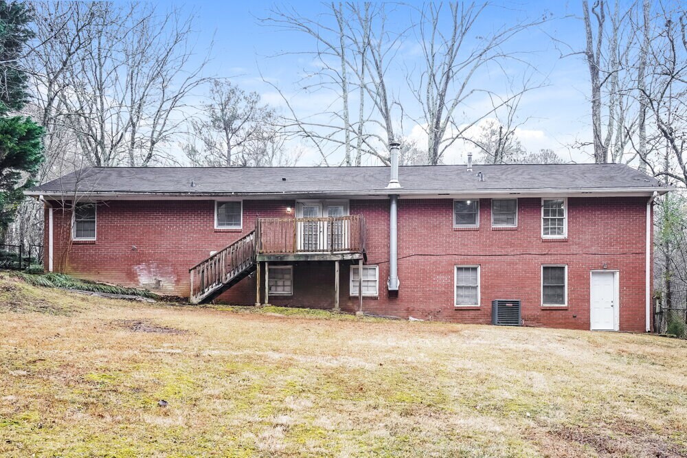 Building Photo - 6166 Queens Rd