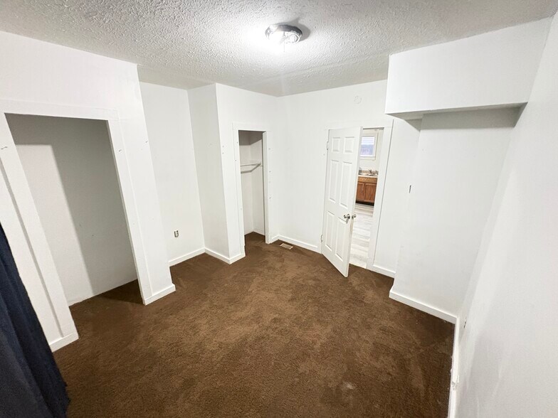 Bedroom 1 (first floor) - 631 Tecumseh St