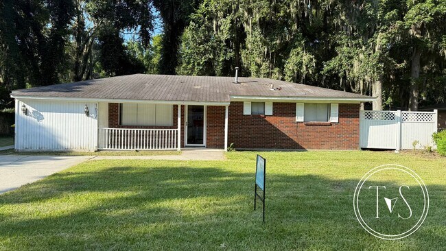 Building Photo - Charming 3-bedrooms/1-bath home in LaRoche Park