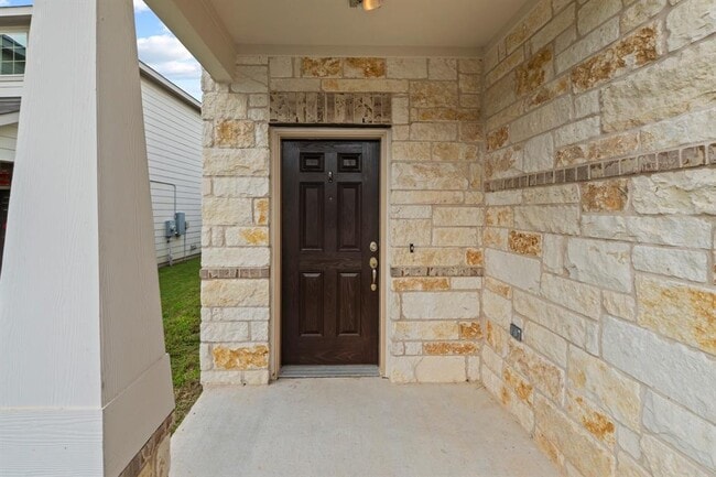 Building Photo - 14011 Hedera Dr