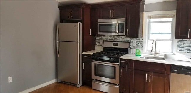 Building Photo - 118-29 Marsden St