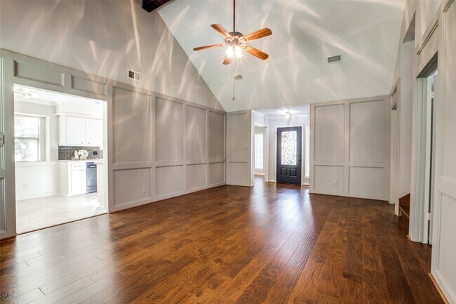 Building Photo - 24 E Torch Pine Cir