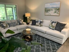 Building Photo - 7367 Canterbury St