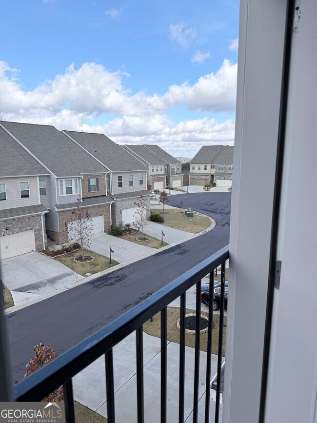 Building Photo - 2220 Manor Pointe Dr