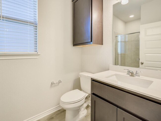 Building Photo - 2117 Pecan Island Dr