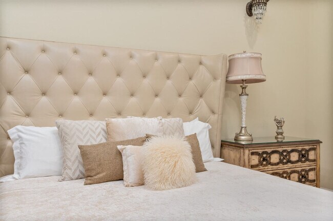 Building Photo - 7841 Palmilla Ct