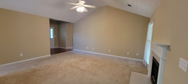 Building Photo - 4 Bedroom/ 2 Bath Home close to Fort Benning