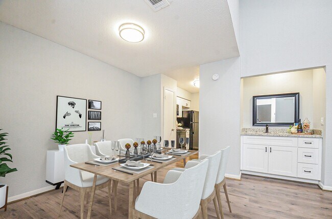 Building Photo - 5711 Sugar Hill Dr