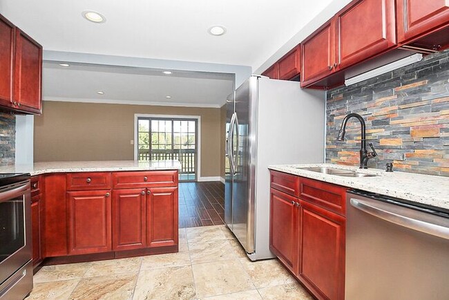 Building Photo - Newly Renovated Condominium in Quail Run