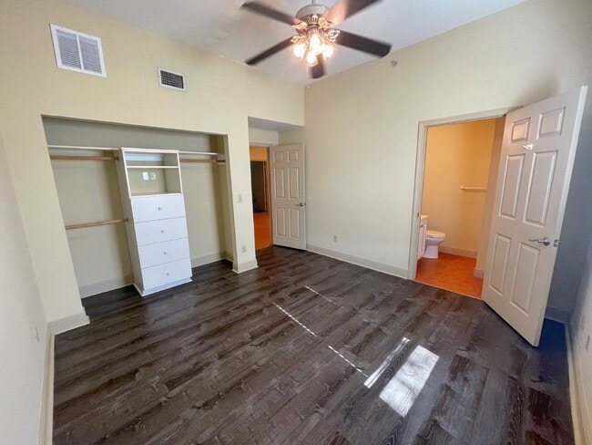 Building Photo - Historic Downtown | 4BR/4BA | Near Flagler College