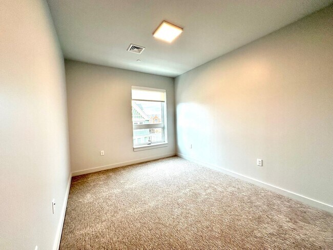 Building Photo - 45 E Central St