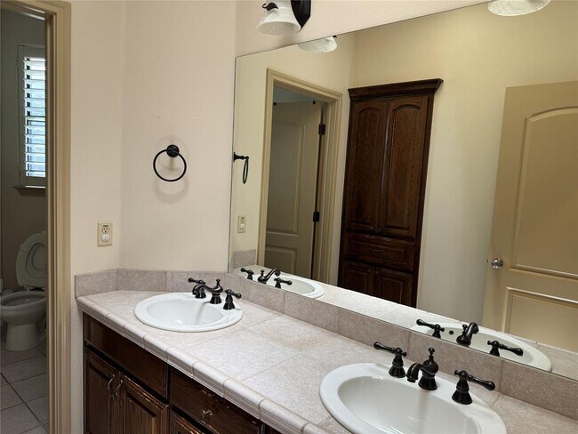 Building Photo - 10913 Sans Souci Pl