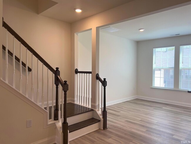 Building Photo - 2007 Nandina Trl