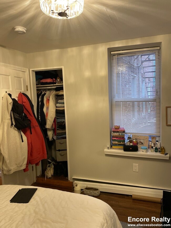 Building Photo - 153 Salem St