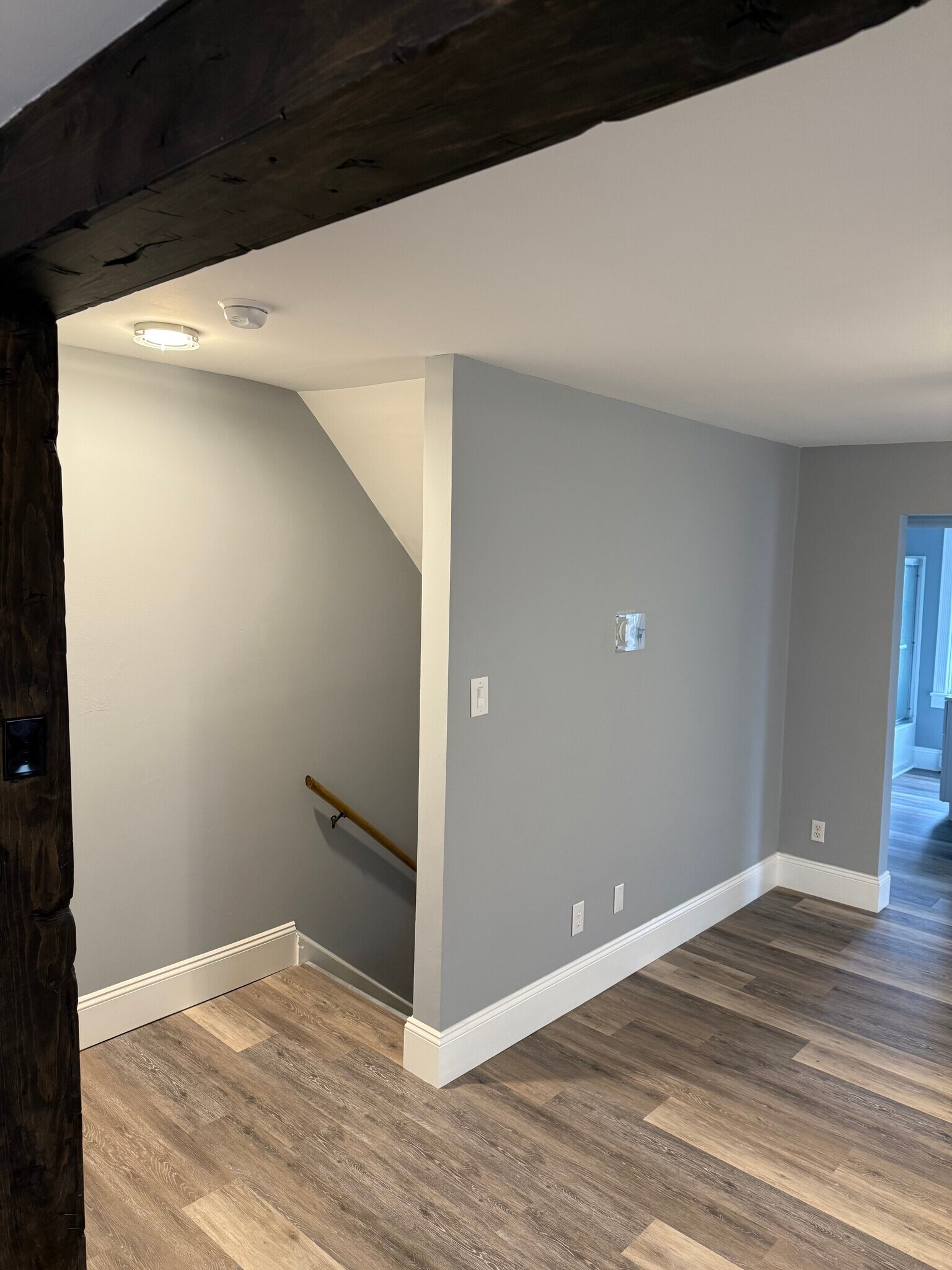 Building Photo - 1324 Main St