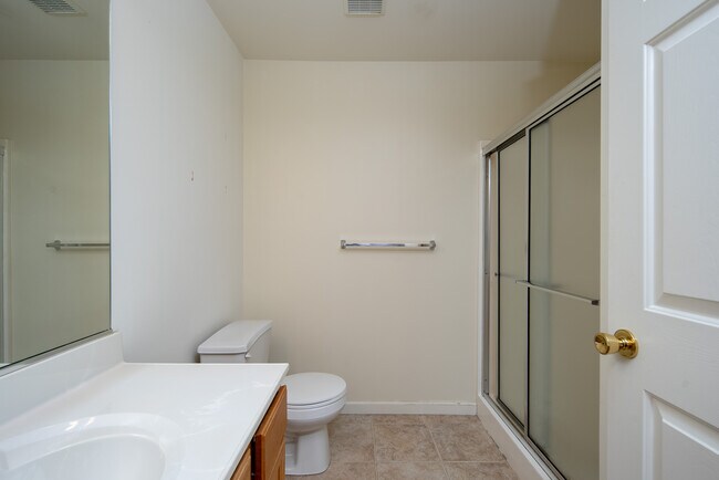 Building Photo - 108 Evergreen Pl