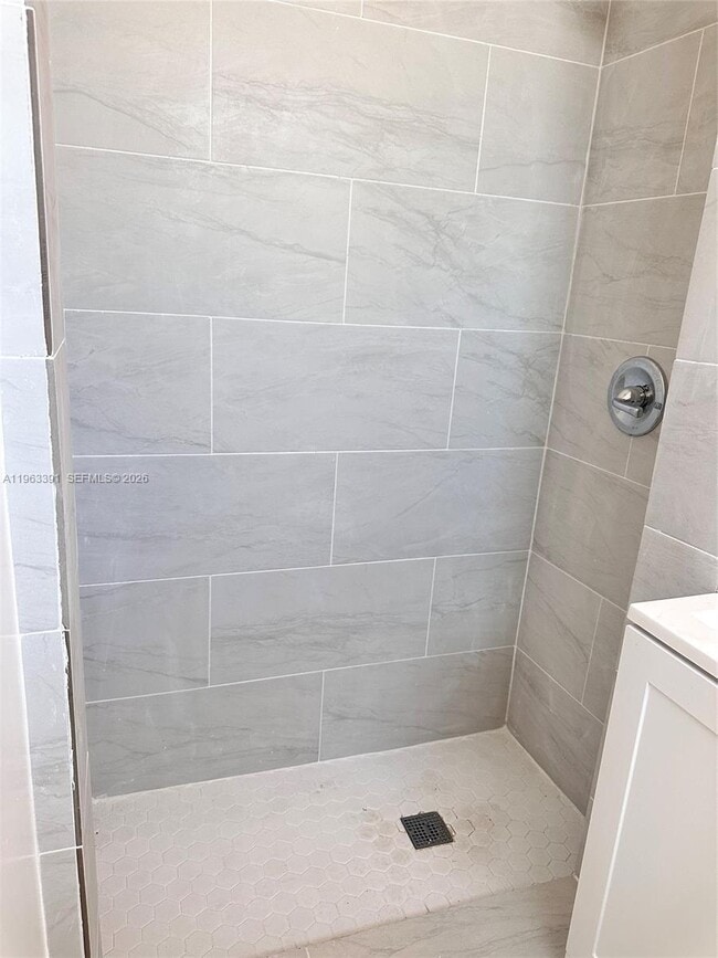 Building Photo - 956 NE 80th St