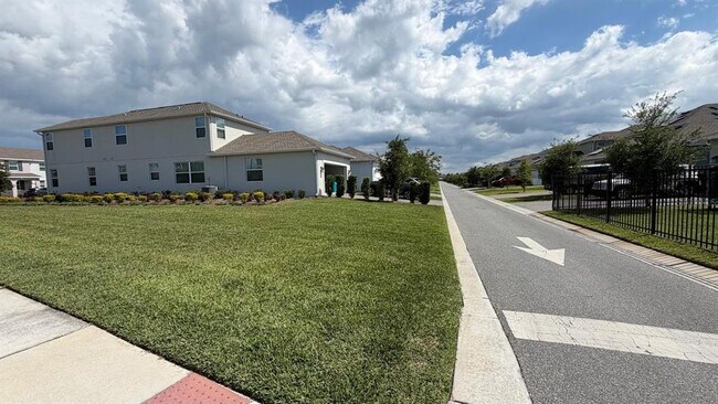 Building Photo - 11200 Listening Dr