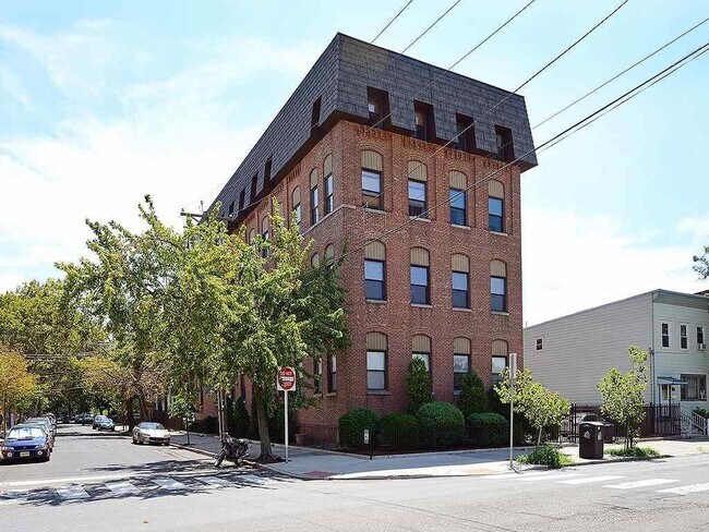 Building Photo - 200 Central Ave