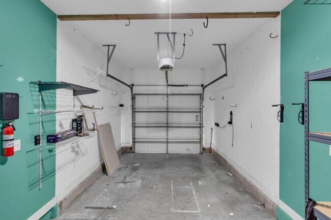 Building Photo - 69 Thornbury Dr