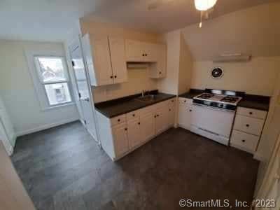 Building Photo - 33 Circular Ave