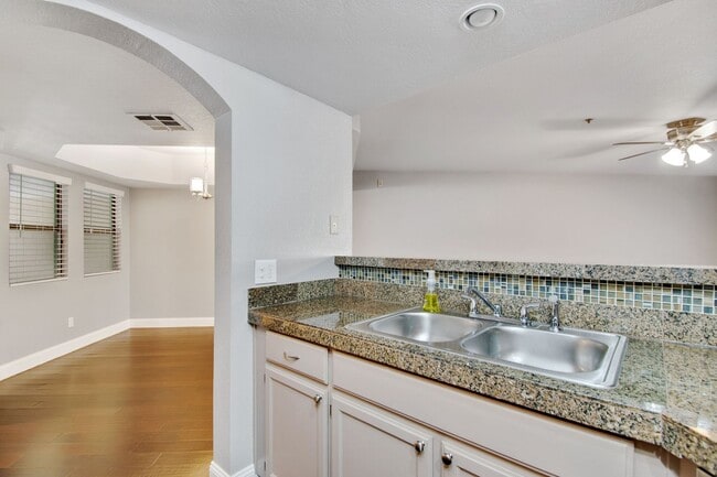 Building Photo - 5104 N 32nd St