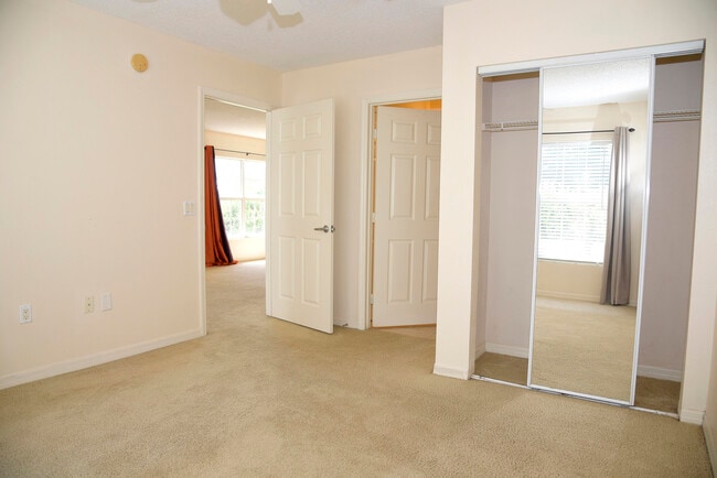 Building Photo - 4276 Calinda Ln