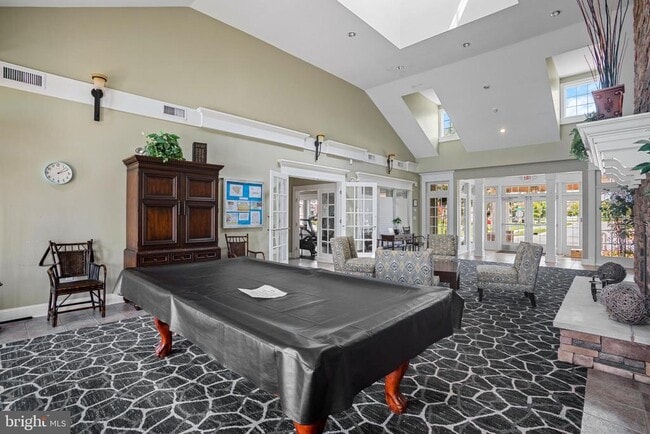 Building Photo - 29726 Vincent Village Dr