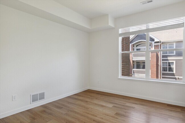 Building Photo - $1,000 DEPOSIT!!!! Fully Remodeled Three Bedroom, Two Bathroom Condo